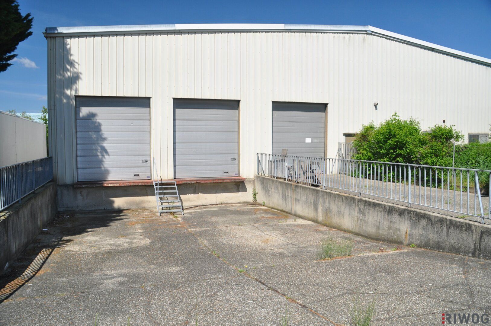1.100m² isolierte Lagerhalle mit 250m² Büro | Rampen & ebenerdige Einfahrt möglich | optional bis zu ca. 2.000m² Lager möglich - Ansicht 4