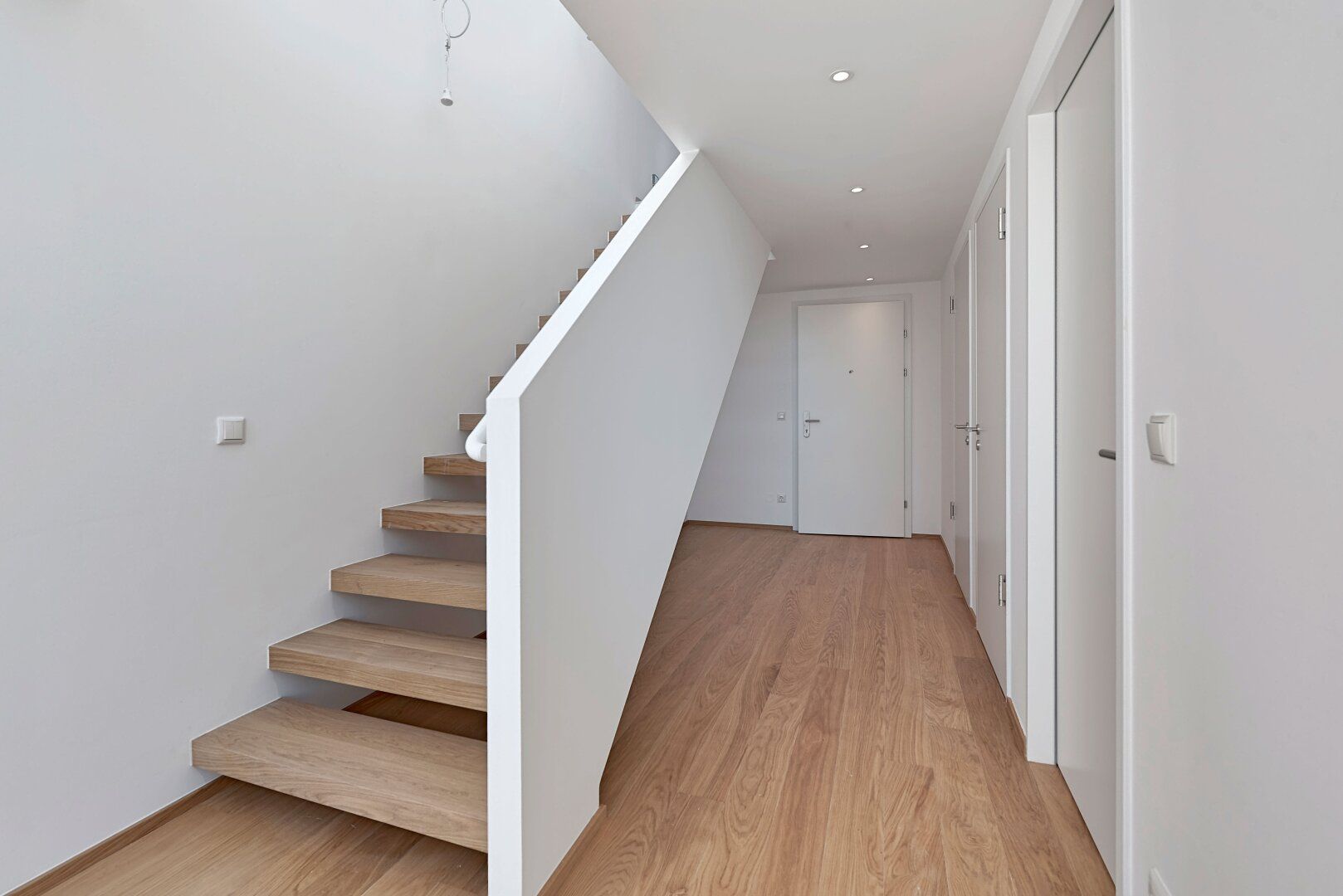 THE TEMPTATION - Dachgeschoss-Maisonette mit Terrasse & Balkon | 21 m², 4 Zimmer - Mehr