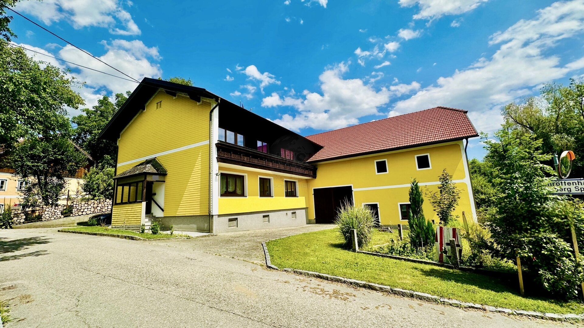 Großzügiges Einfamilienhaus mit sehr viel Platz