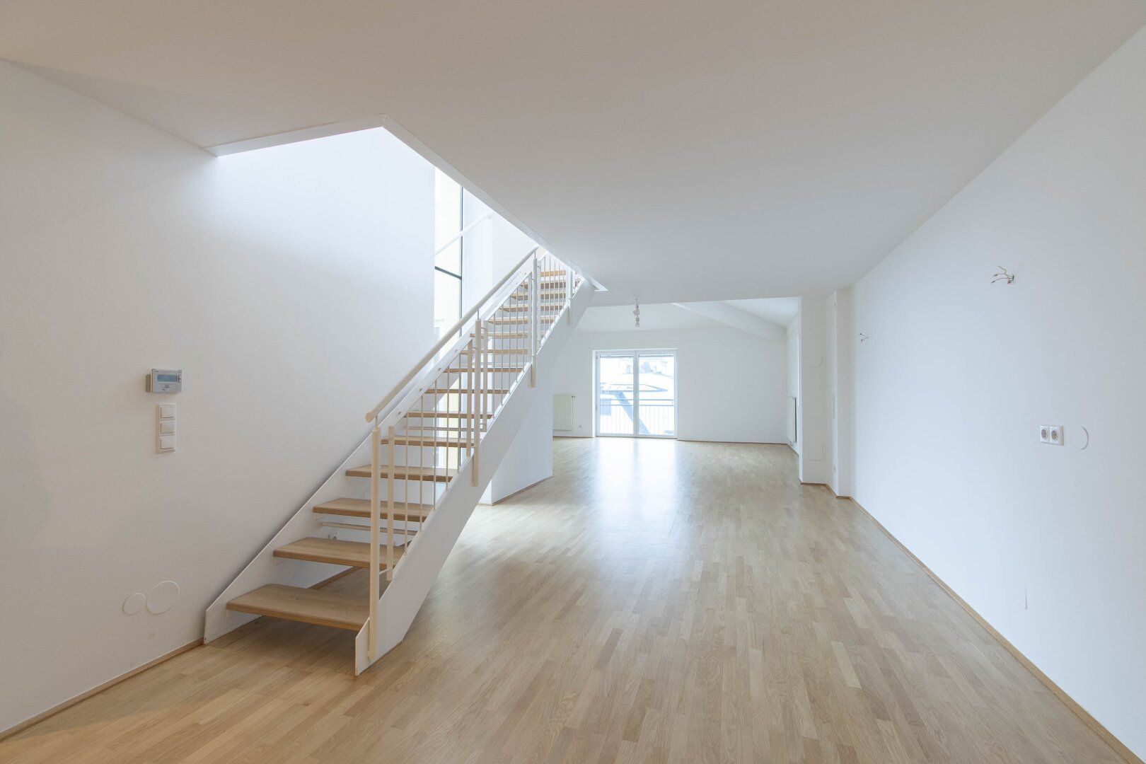 Linz-Zentrum: Großzügige 3-Zimmer-Wohnung mit 170 m² - auch als Büro nutzbar