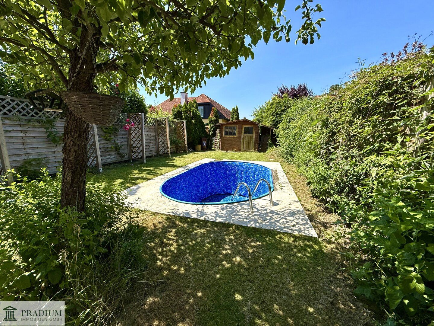 Ein Ort zum Wohlfühlen in Tattendorf - mit Garten, Pool und Charme!