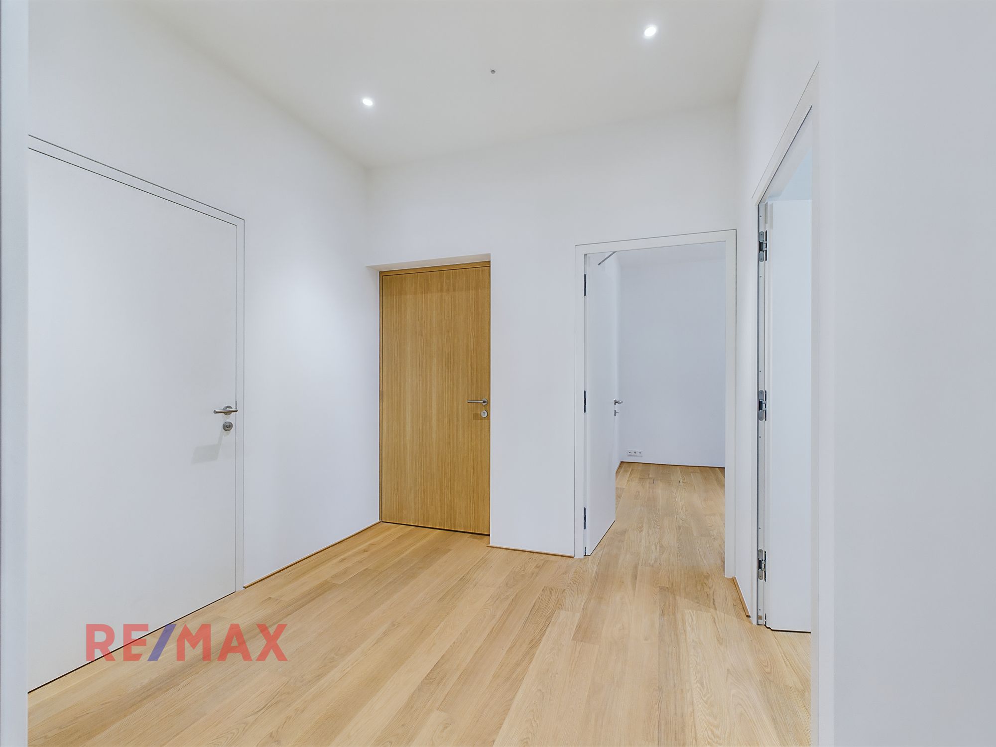 Erstbezug! 3-Zimmer-Wohnung mit Loggia in Toplage - More