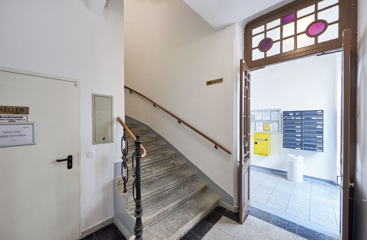 Bis März 2027 befristet vermietet - charmante 3-Zimmer-Dachgeschosswohnung mit Balkon & Dachterrasse