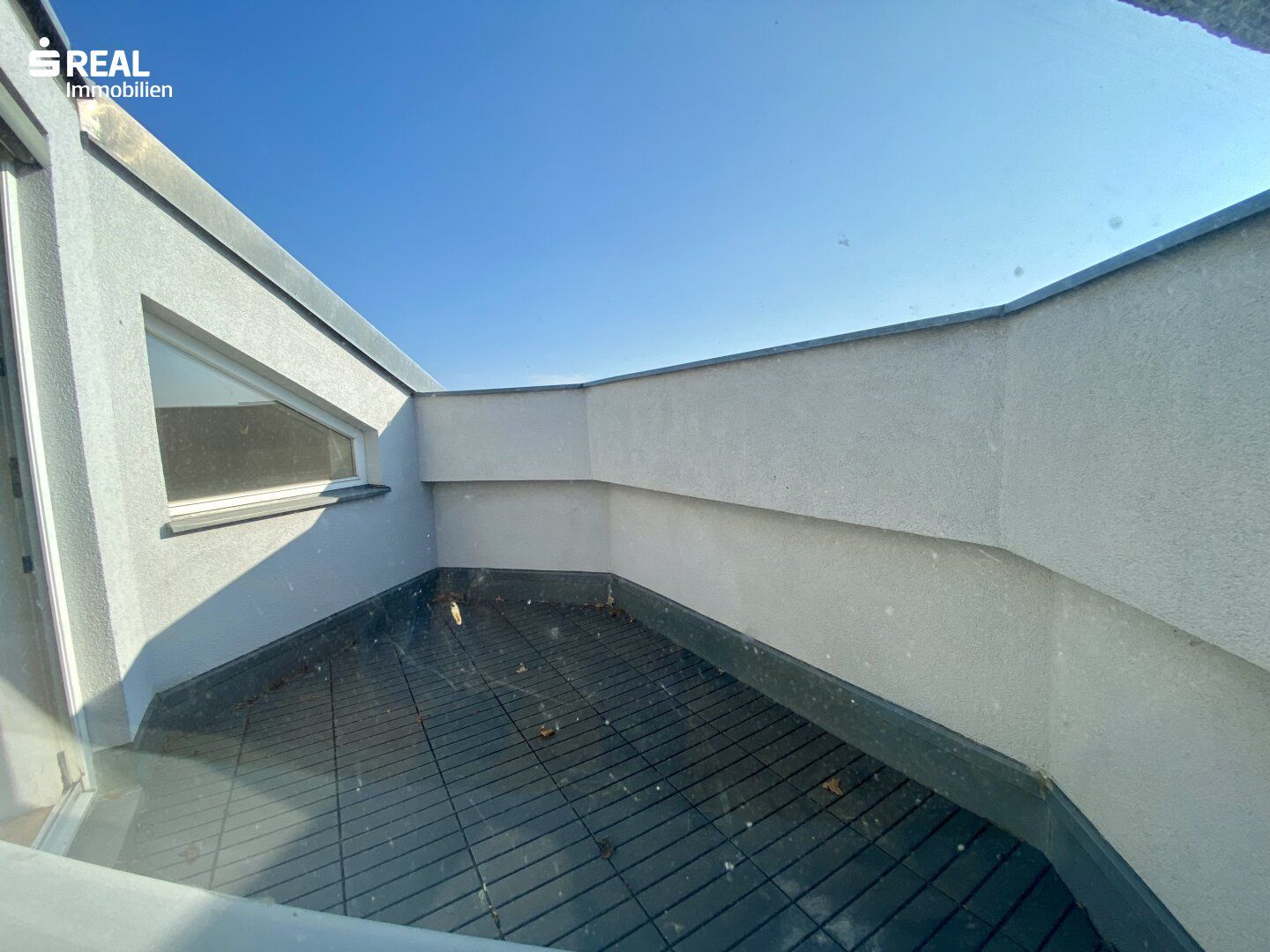 Dachgeschoß 3 Zimmer ca. 93 m² + 6 m² Terrasse