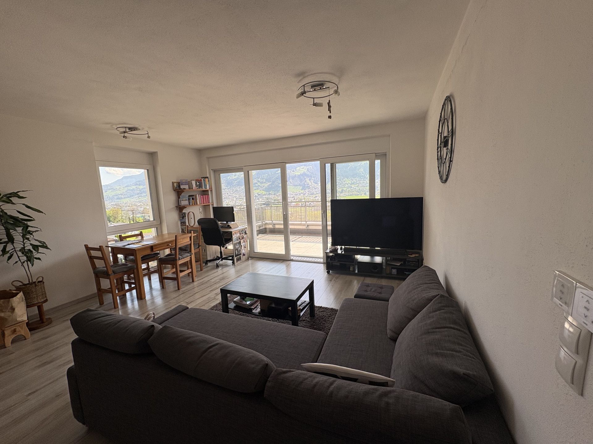 Sonnige Terrassenwohnung mit Traumblick - Ansicht 3