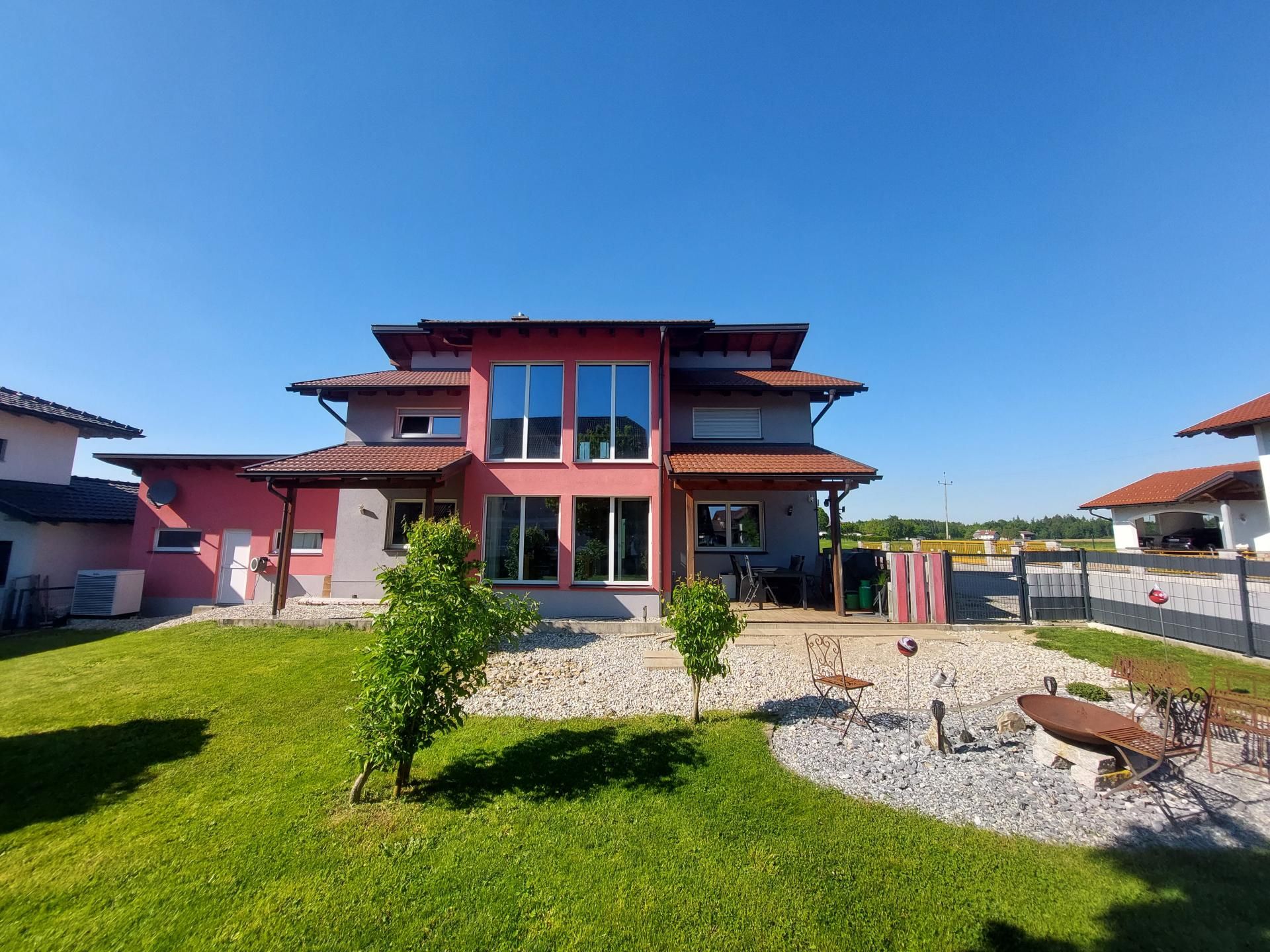 Lichtdurchflutet, modern, gemütlich - Traumhaus in Toplage