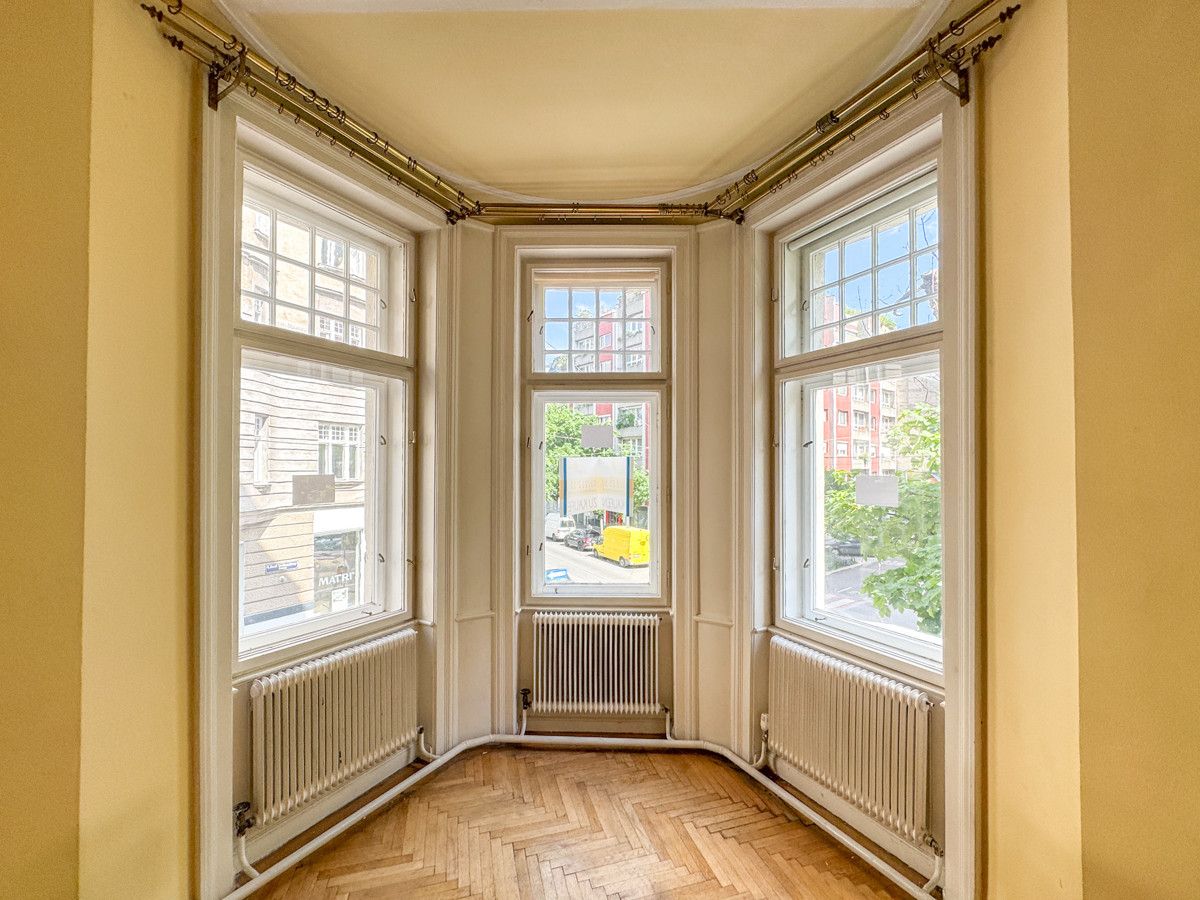 Jugendstil-Etage mit charmantem Erker und Renovierungspotenzial 