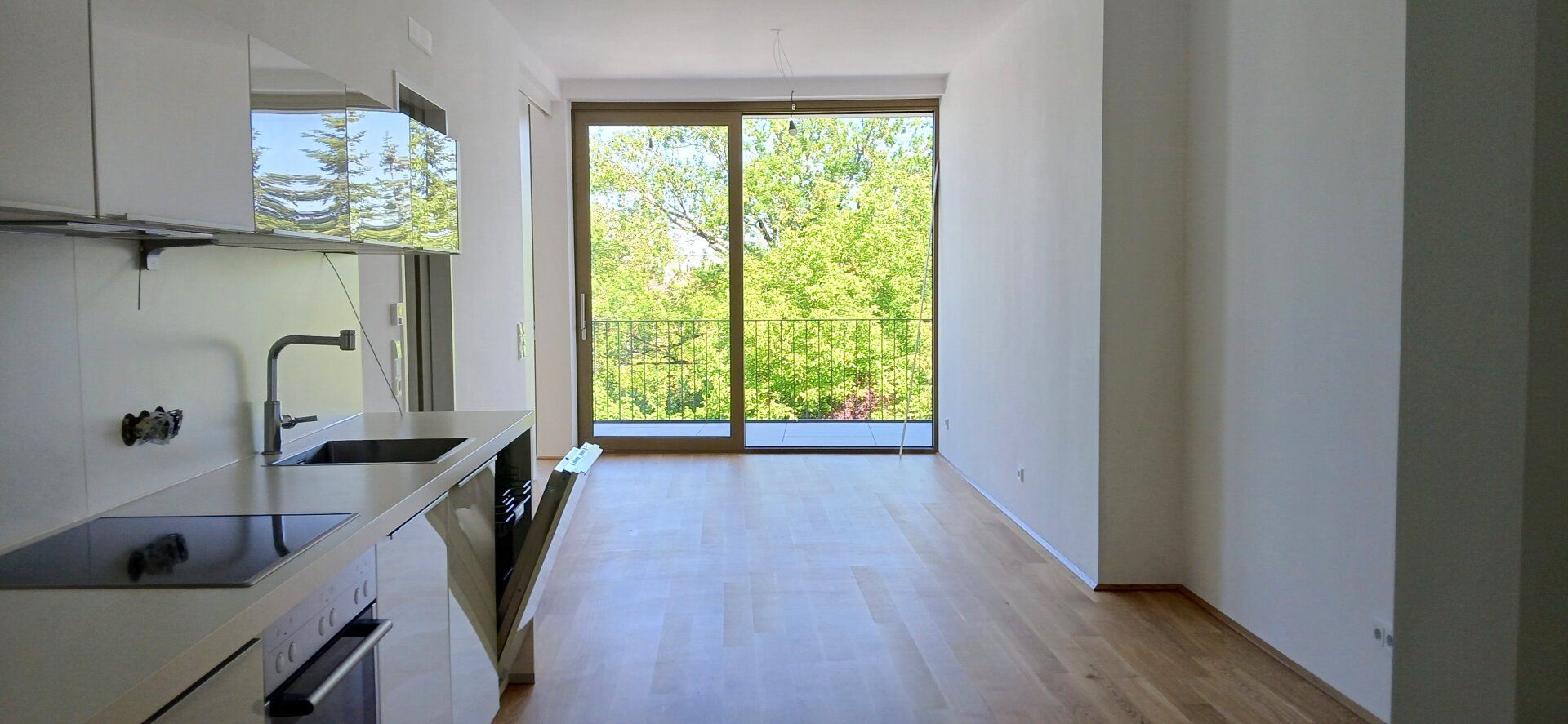 Wunderschöne 2 Zimmerwohnung mit großem Balkon im Zentrum