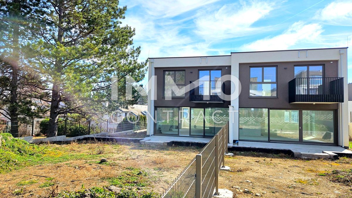 Exklusives Doppelhaus mit luxuriöser Top-Ausstattung - Ihr elegantes Traumdomizil!