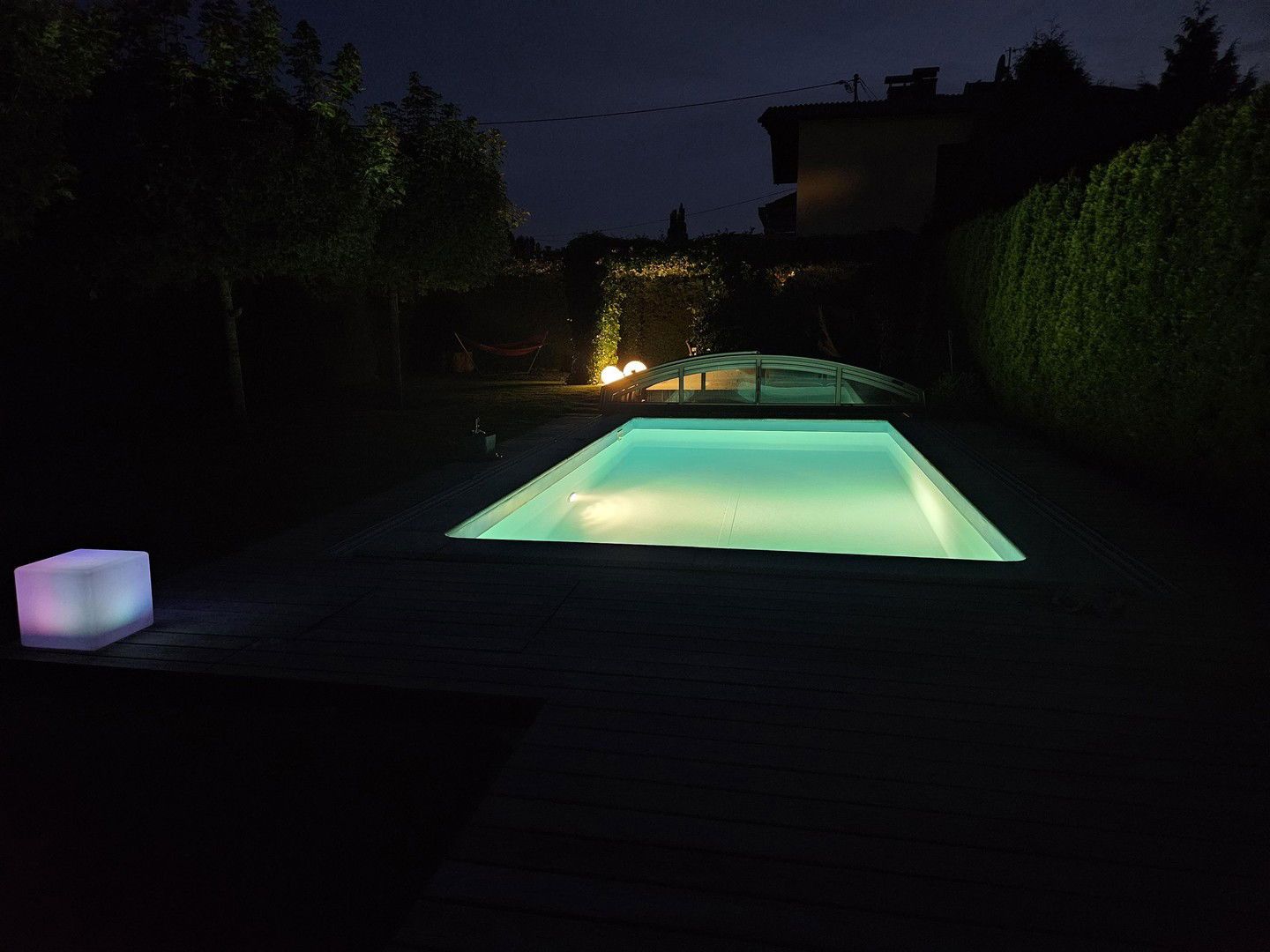 Neuwertige Doppelhaushälfte mit Gartenparadies, Pool, Sauna, im Villenviertel beim Wasserwald