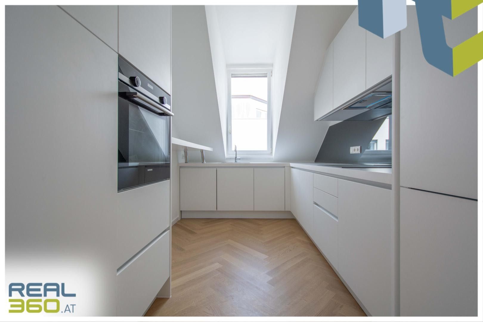 TOP 8 | Wunderschön sanierte 5-Zimmer Altbauwohnung mit Dachterrasse im Zentrum von Linz zur Miete!