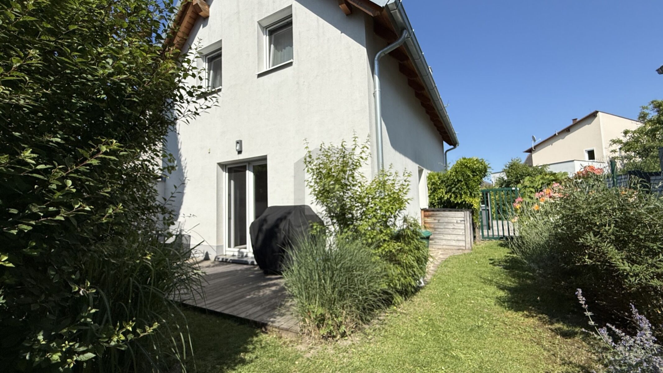 CHARMANTE RUHEOASE MIT PFLEGELEICHTEM GARTEN & KELLER IN GAINFARN