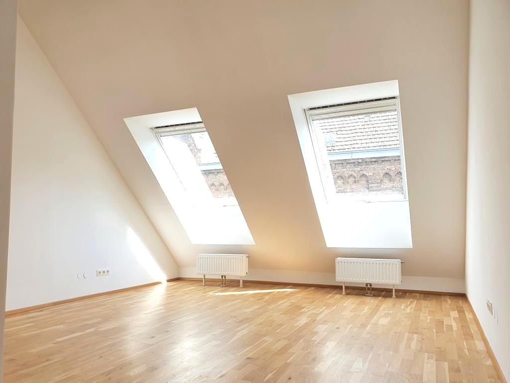 Einzigartige Dachgeschoßwohnung mit Terrasse in bester Cottage-Lage und Grünoase