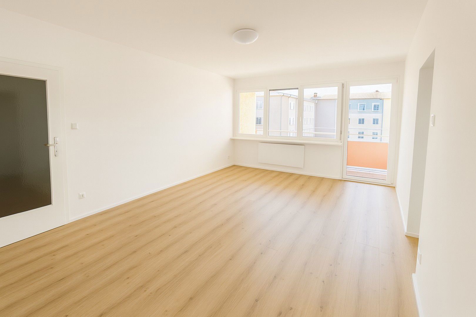 Neu renovierte 3-Zimmer Wohnung mit Balkon