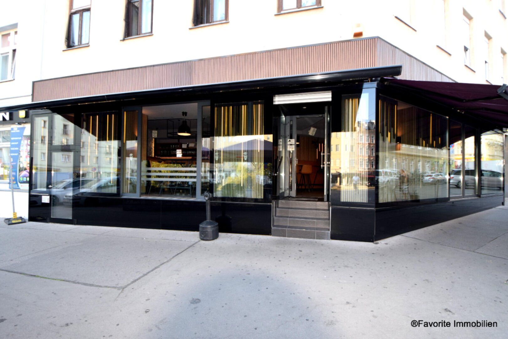 Perfektes & gut laufendes Gastro Lokal, Bar, Lounge in guter Lage: 130m² + 2 große Schanigarten + 117 m² Wohnung, in U-Bahn-Nähe! - Ansicht 2
