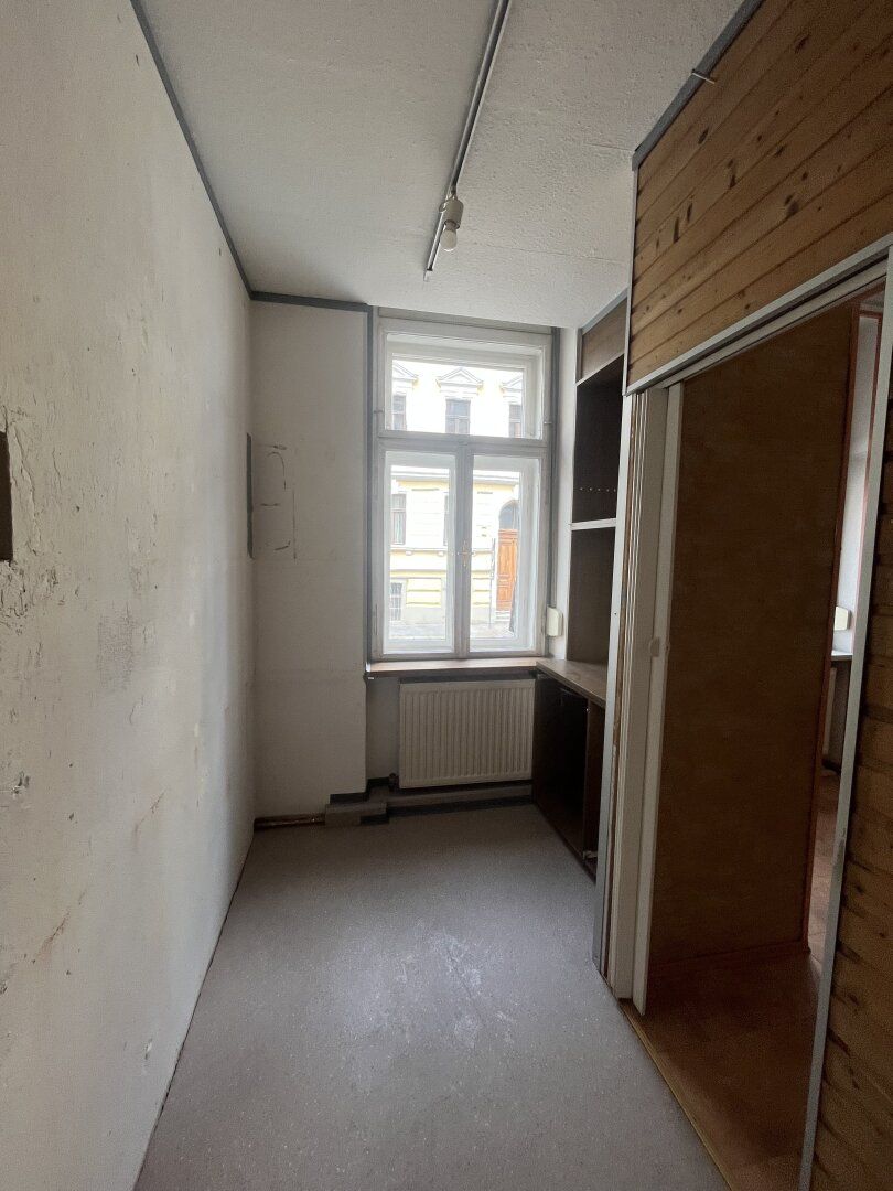 Direkt bei der TU Graz - Sanierungsbedürftige 3-Zimmer-Wohnung in bester Innenstadtlage - WG-geeignet und mit rd. 81 m² großen Eigengarten – pohled 6