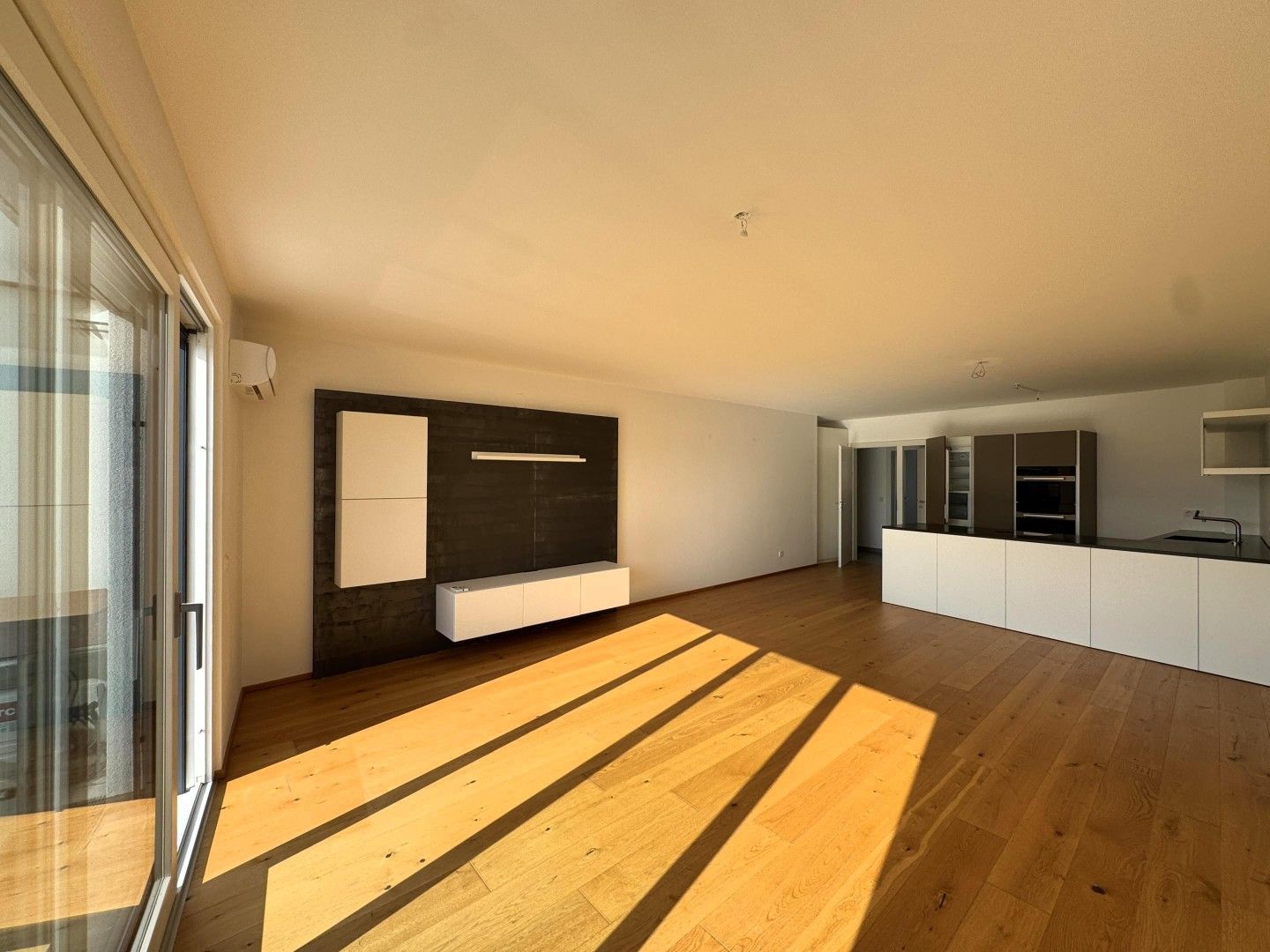 Moderne 3 Zimmer, 2 Bäder, Terrasse & Bulthaup Küche - einzugsbereit // Modern 3 Rooms, 2 baths, terrace & Bulthaup kitchen ready to move in //