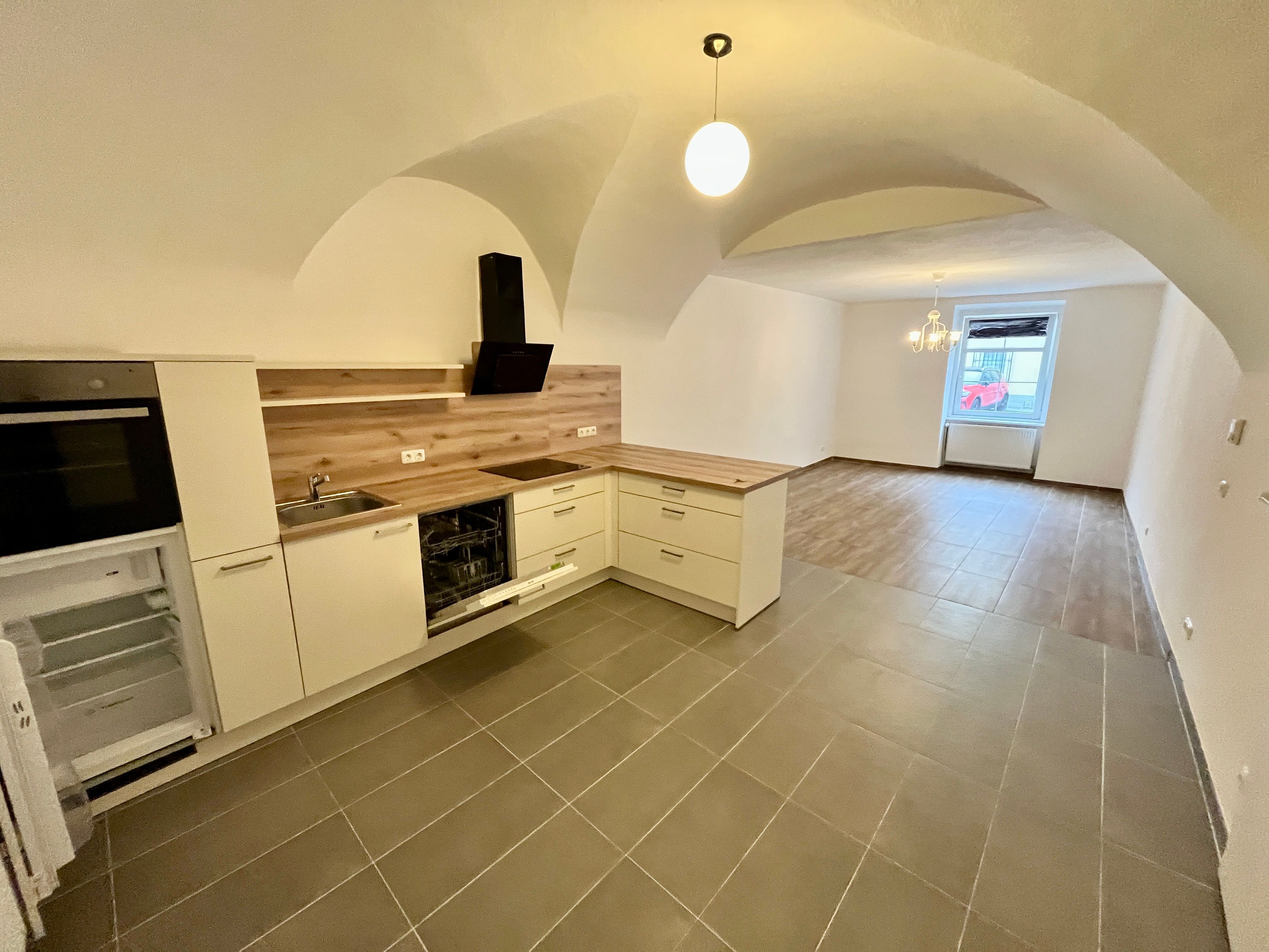 Geräumige 1-Zimmer-Altbauwohnung mit Gewölbedecke - Ihr neues Zuhause wartet!