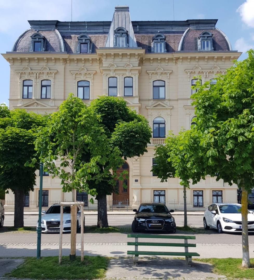 Ebenerdige Stadtwohnung in charmanter Altstadtvilla an der Esplanade