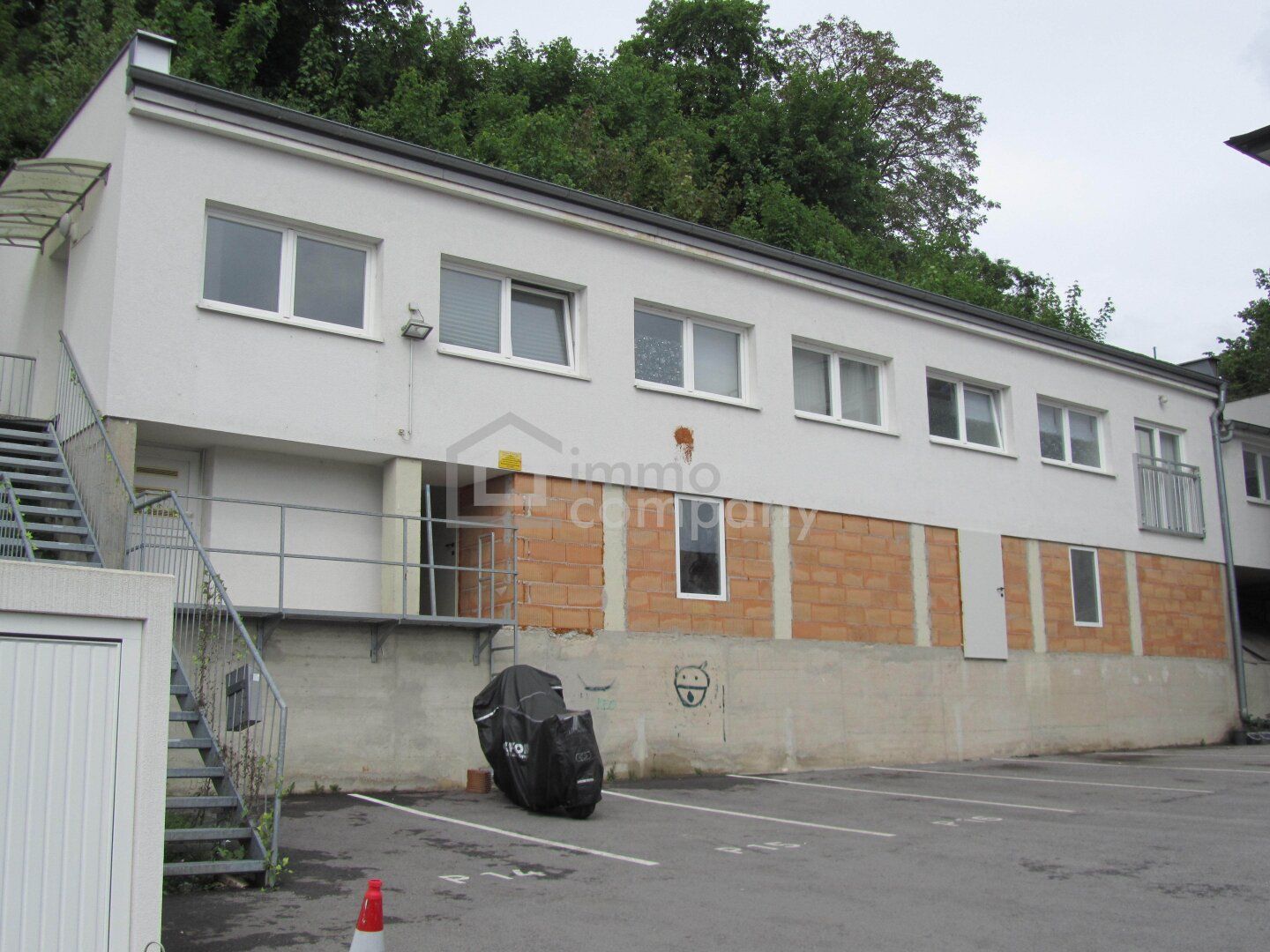 NEUER PREIS !! - Für ANLEGER: HOHE RENDITE !! Modernisiert, sehr ruhig !