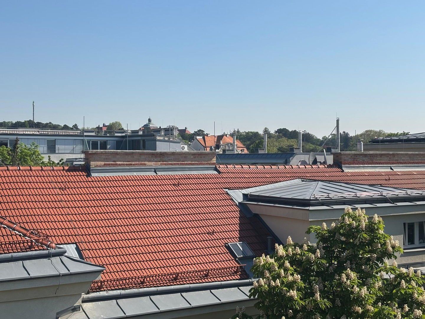 STILVOLLE DG-ETAGENWOHNUNG ZU VERKAUFEN
