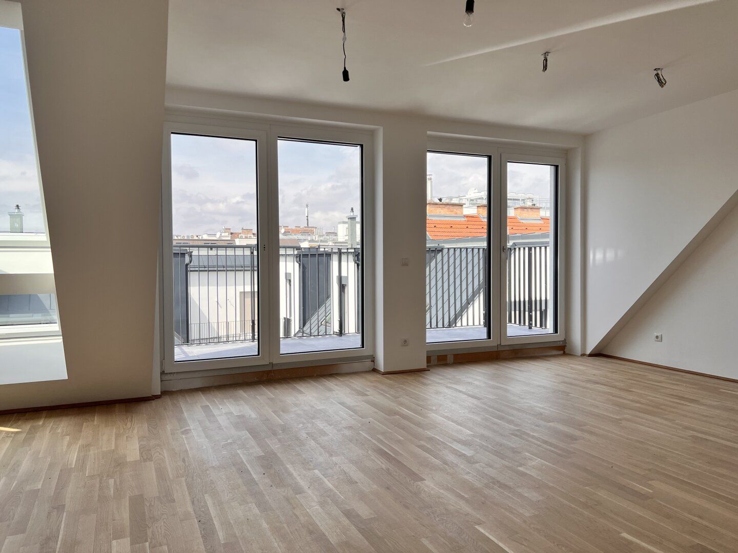 Erstbezug! Schöne Dachgeschosswohnung mit Terrasse – pohled 5