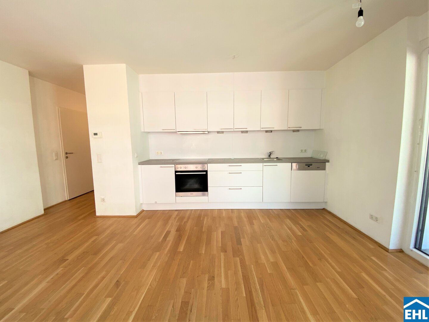 Freundliche 2 Zimmerwohnung mit Loggia in zentraler Lage