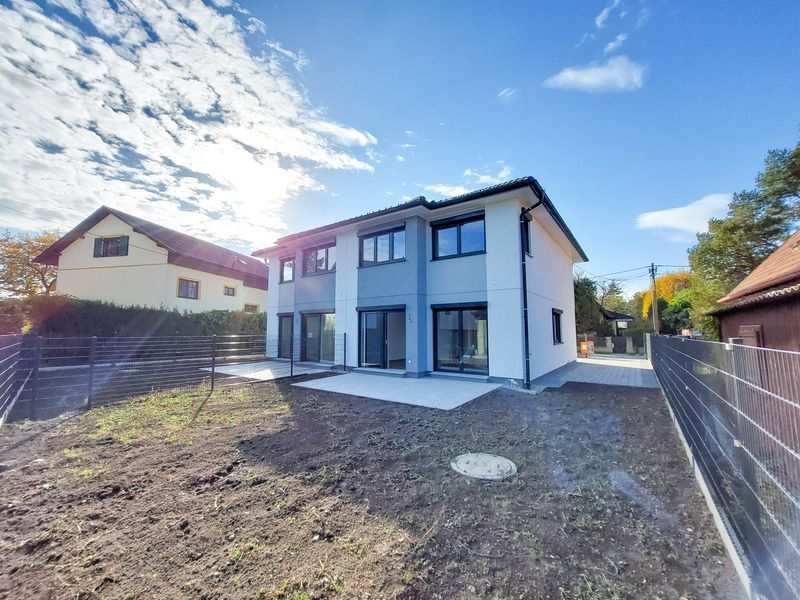 Wohnen bei der U1-Station Leopoldau. Modernes Niedrigenergiehaus in Premium-Ausführung auf Eigengrund