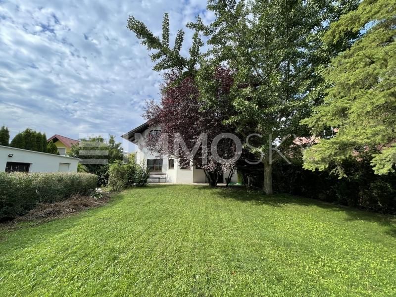 Charmante 80ger Jahre Villa mit vielen Extras!
