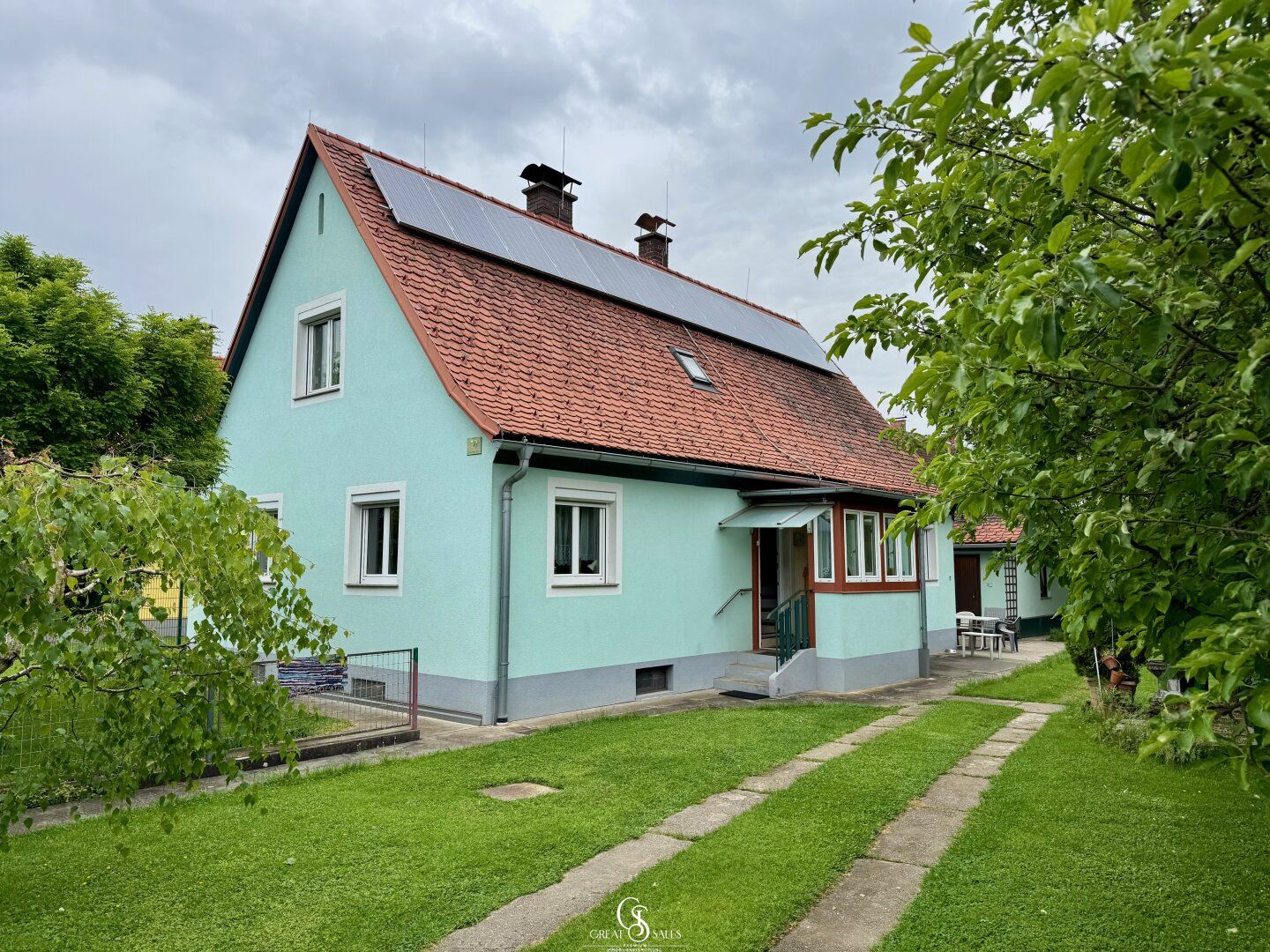Einfamilienhaus mit Nebengebäude, Gartenidylle & Potenzial in Kalsdorf bei Graz