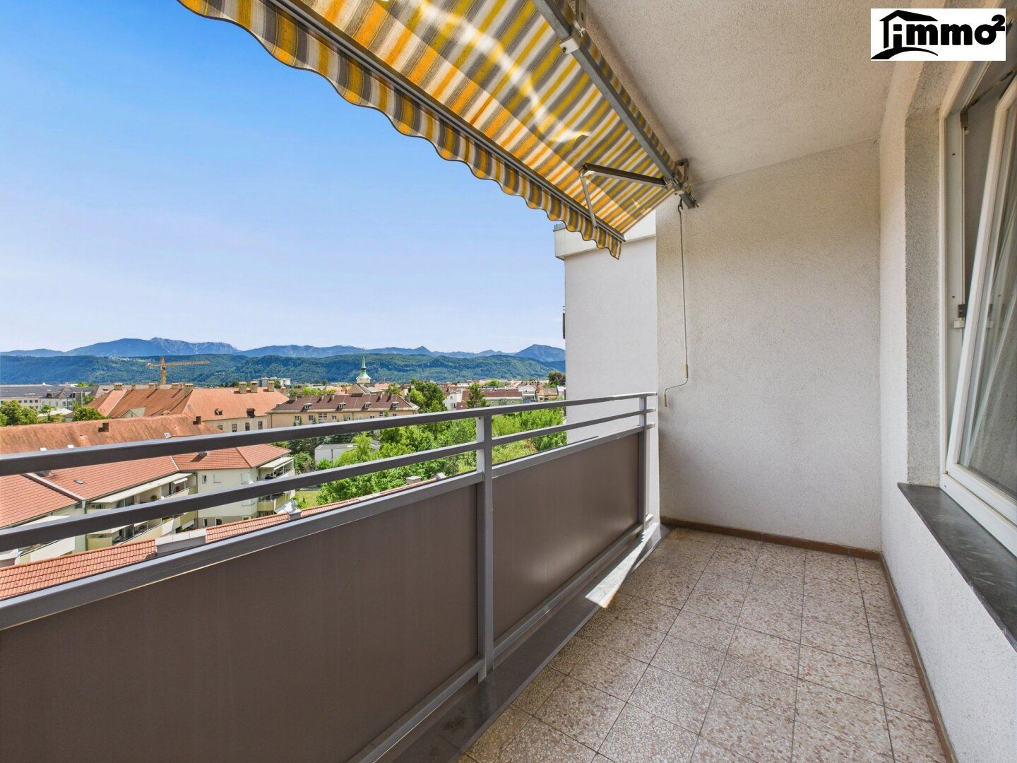 Helle 2-Zimmer-Wohnung mit Loggia in Top-Zentrumslage