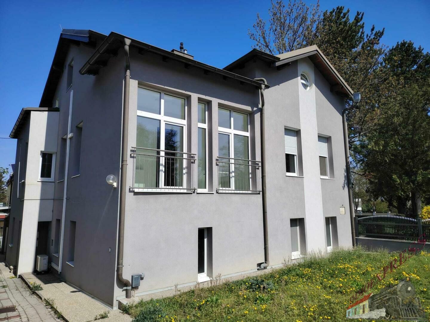 Tolles Mehrfamilienhaus bietet vielfache Nutzungsmöglichkeit auf 3 Etagen - zentrale Lage in Maria Enzersdorf!!