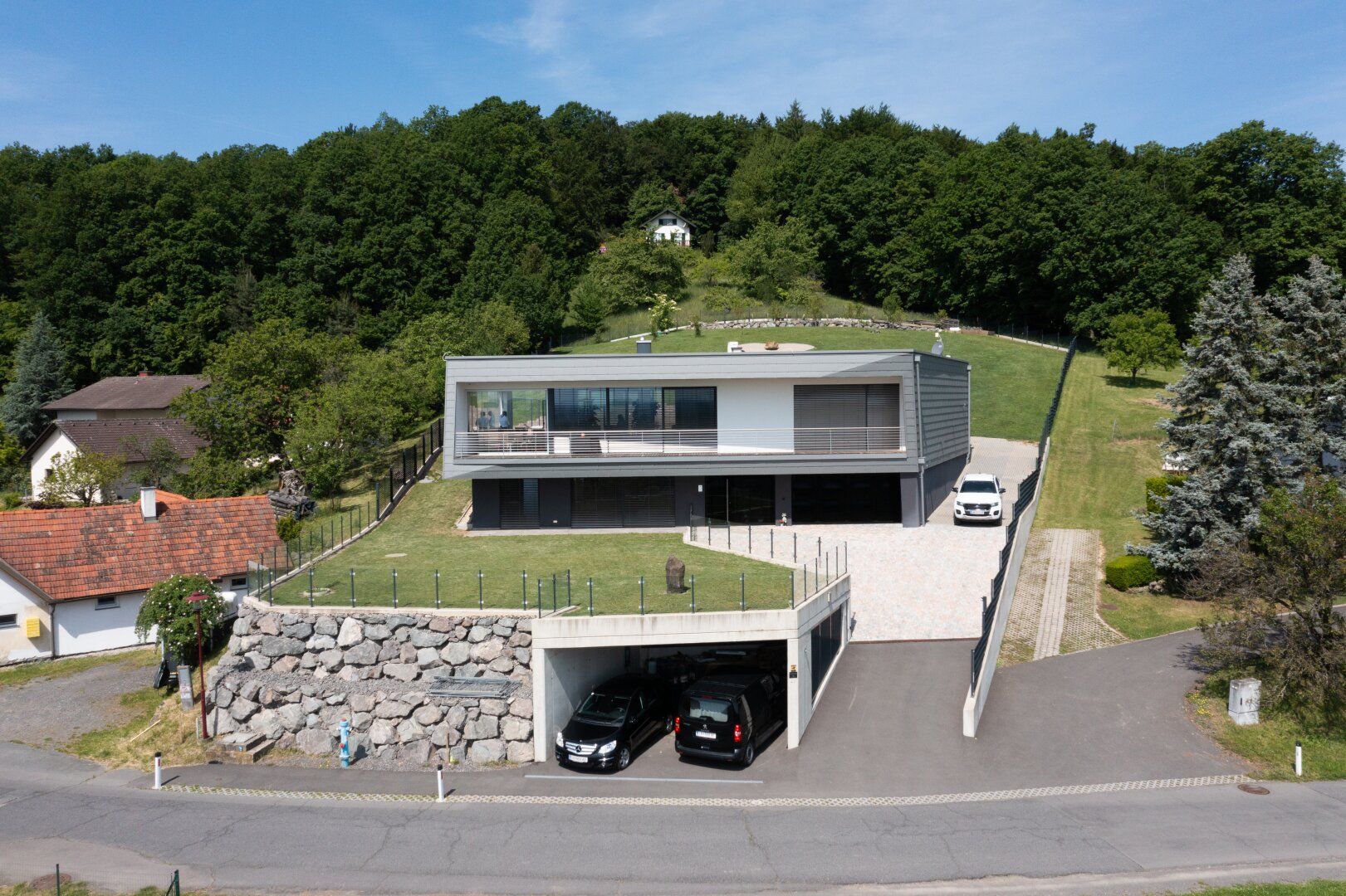 Absolutes Traumhaus in sonniger Ruhe- und Aussichtslage. Ihr neues Zuhause wartet auf Sie!