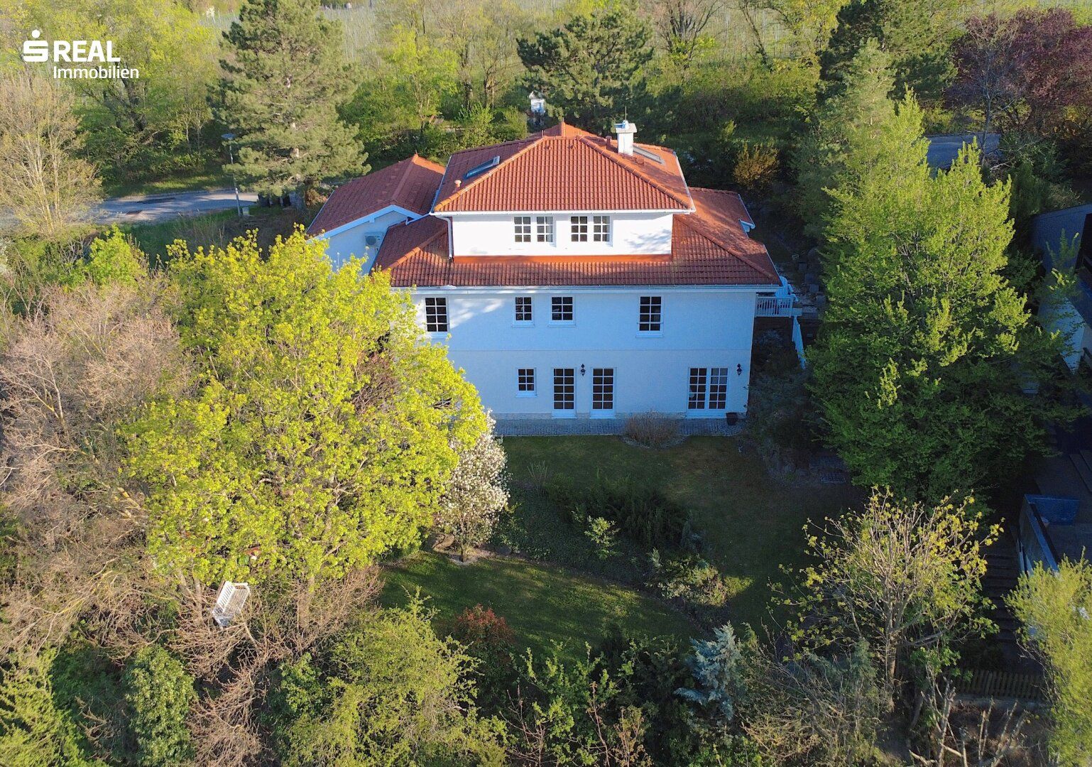 Exklusive Villa in den Weinbergen - traumhafter Ausblick