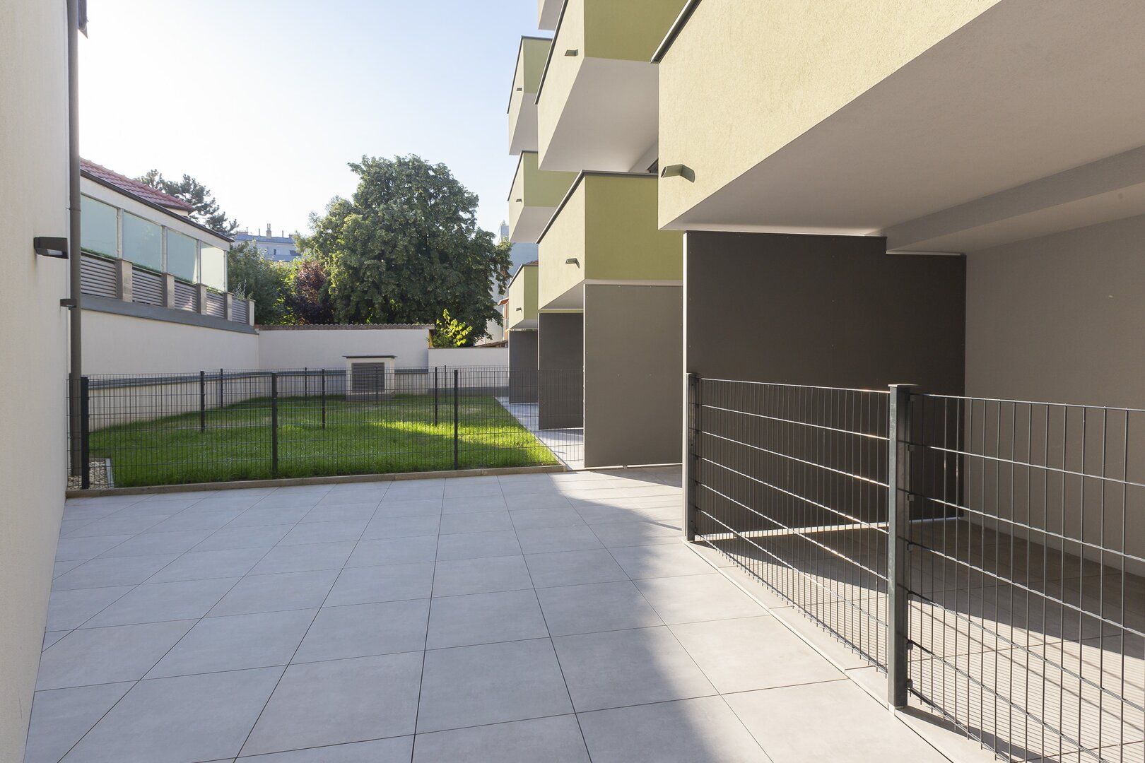 EHK 100 | 3 Zi Familienwohnung mit Loggia & Terrasse + Abstellraum