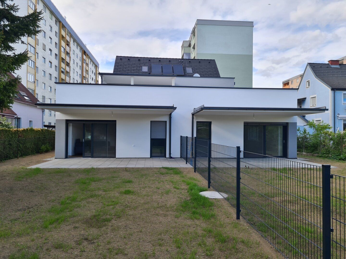 Moderne Gartenwohnung in Graz - Wetzelsdorf: 3 Zimmer, Top Küche, Terrasse, Carport - Erstbezug zum Top-Preis!