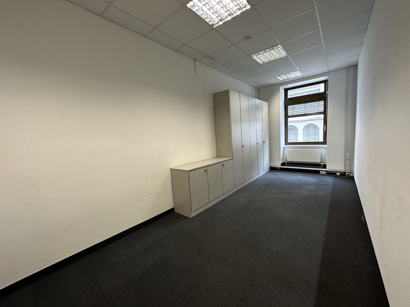 +++ Geräumiges Büro mit vielen Einheiten in zentraler Lage +++ - Ansicht 4