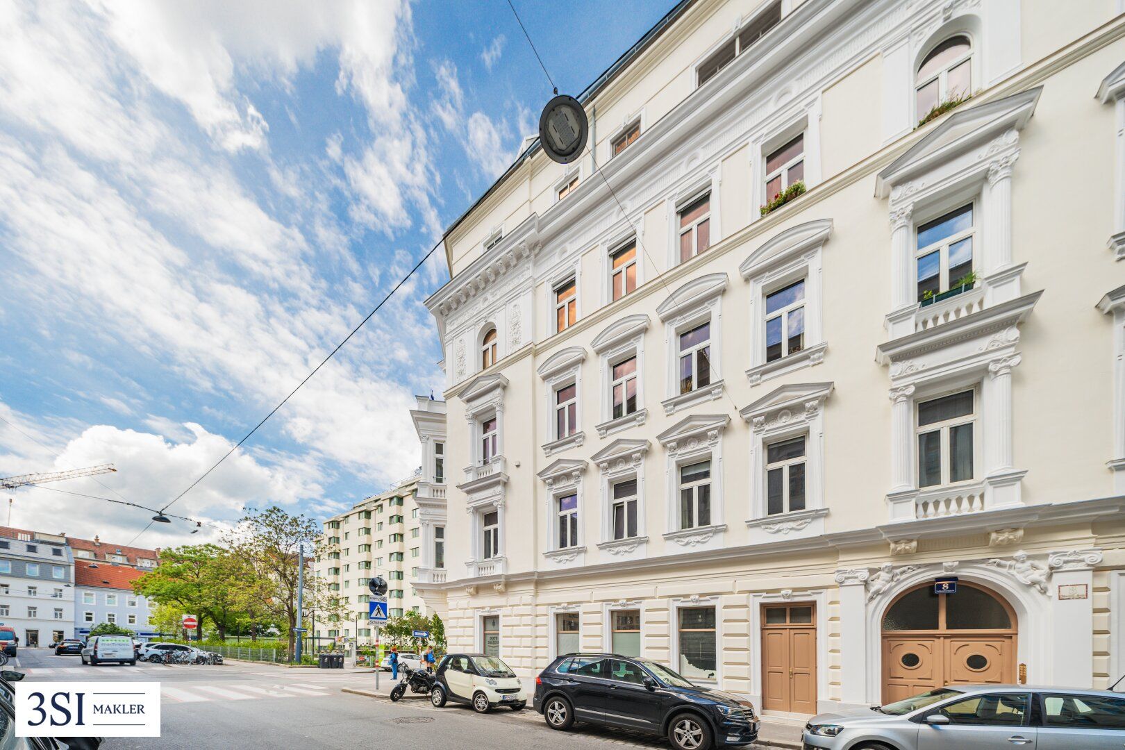 Betongold: Unbefristet vermietete Dachgeschosswohnung in elegantem Altbau zur Kapitalanlage mit knapp 3% Rendite - in Top-Lage des 4. Bezirks