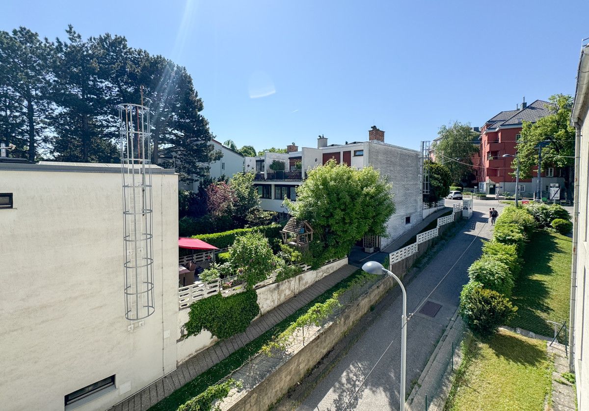 Renovierungsbedürftige Singlewohnung mit viel Charme und Ausblick