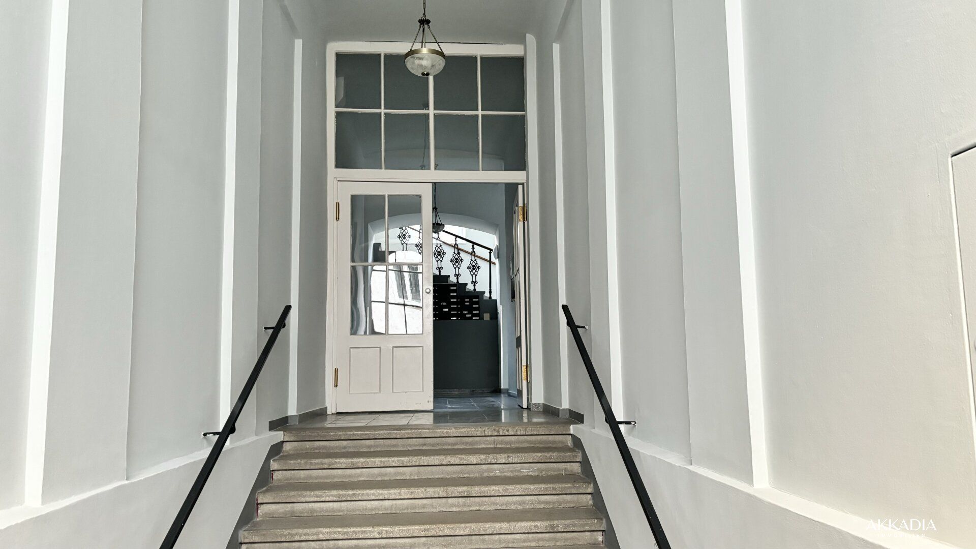 Charmante Altbauwohnung direkt beim Schloss Belvedere mit großem Entwicklungspotenzial