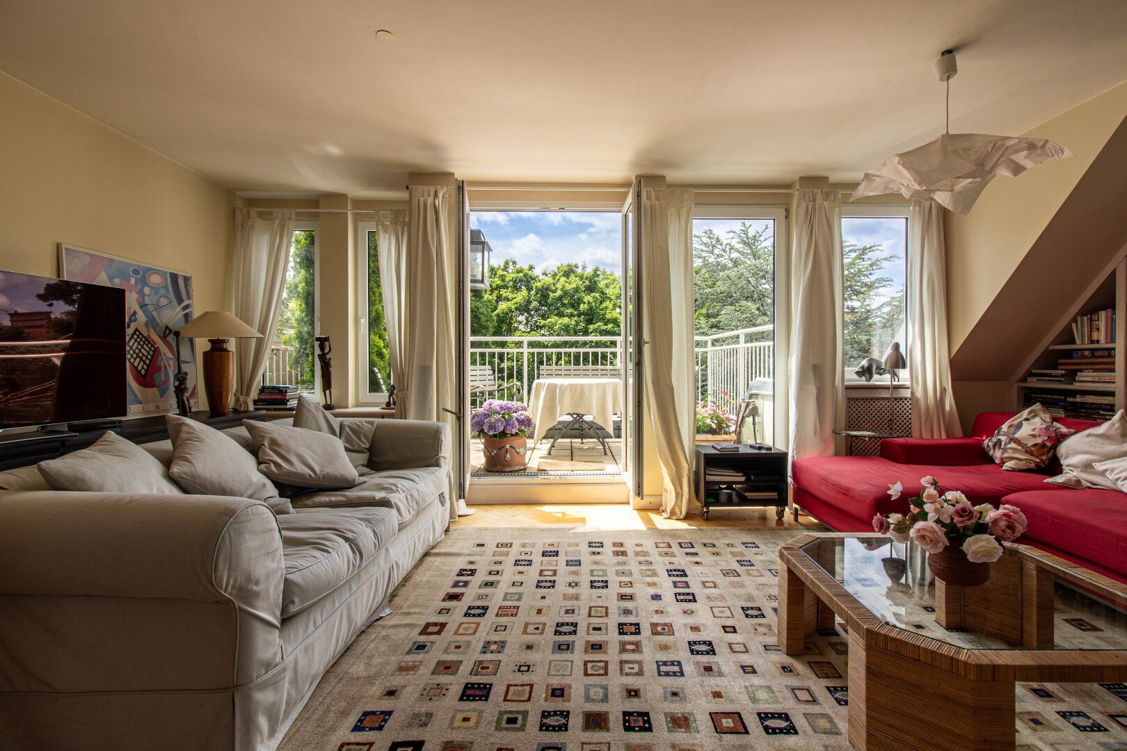 PENTHOUSE - RUHIG, PERFEKT ERREICHBAR, WANDLUNGSFÄHIG (BIS 5 Schlafräume) mit TERRASSEN und PHANTASTISCHEM AUSBLICK