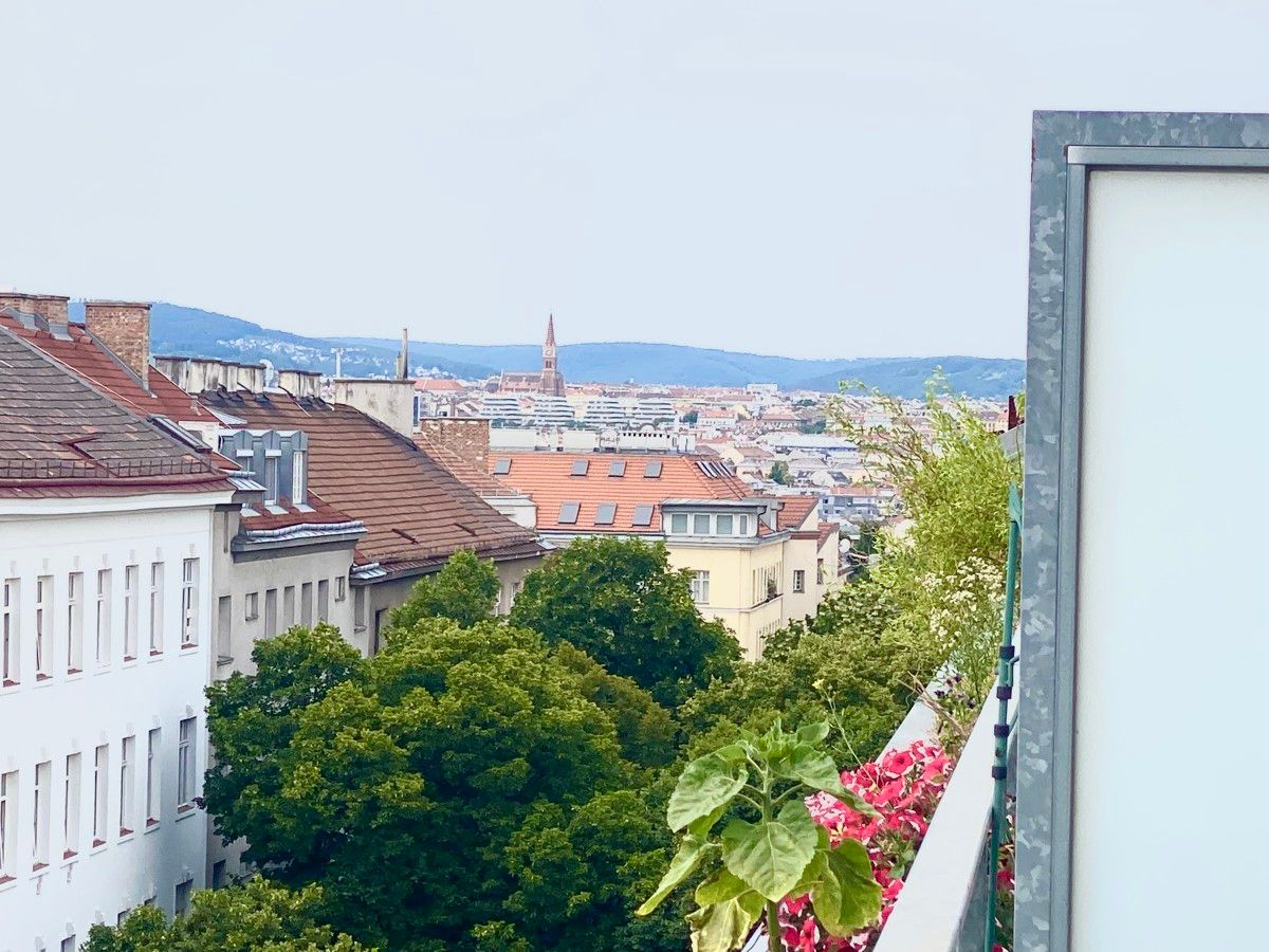 NEUER PREIS 4 Zimmerwohnung mit 2 Bäder Dachterrasse + AC - 3 Bedroom Apartment + Terrace + AC