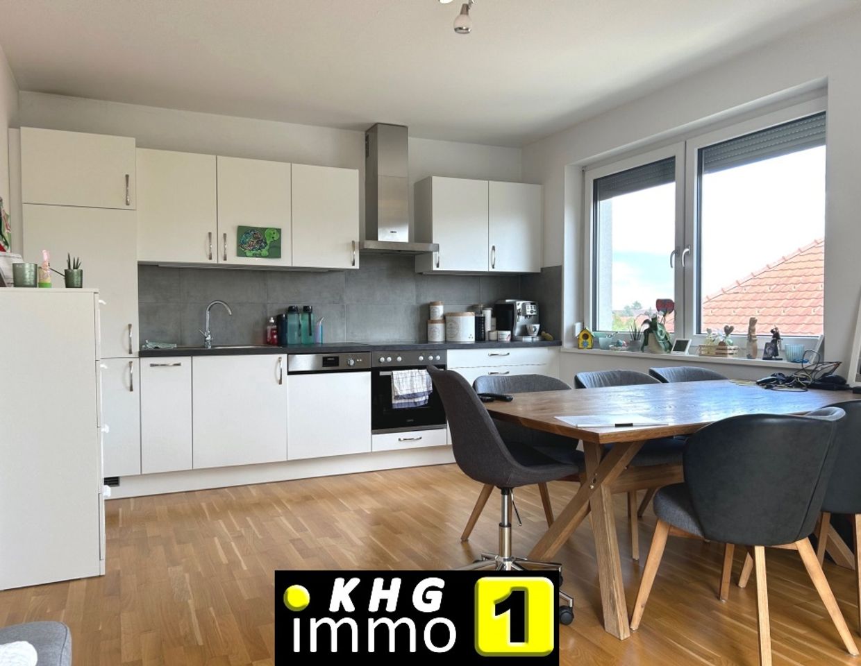 ++++HOCHWERTIG - NEUWERTIG - MIT GROSSER TERRASSE AUCH ZUM GRILLEN++++