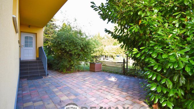 Eingangsbereich / Terrasse vor dem Haus