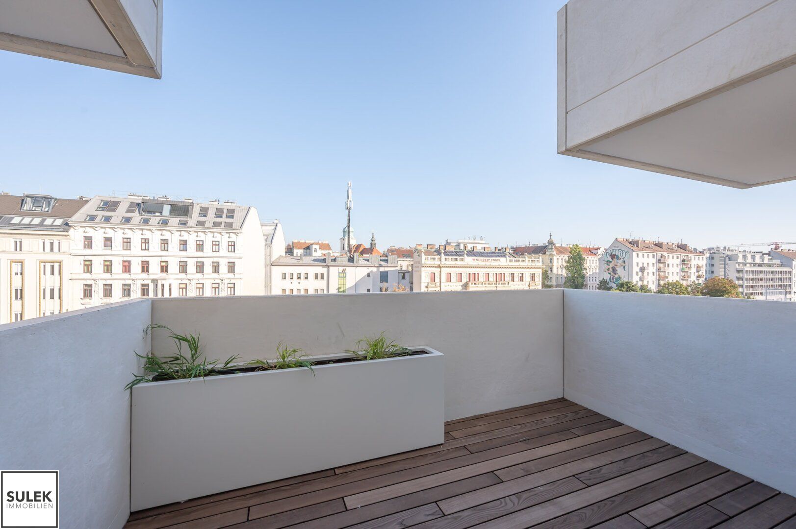 neuwertige 3 Zimmer-Wohnung mit Freiflächen und Wienfluss-Blick in modernem Neubau nahe U4 - ab 1.8.25!