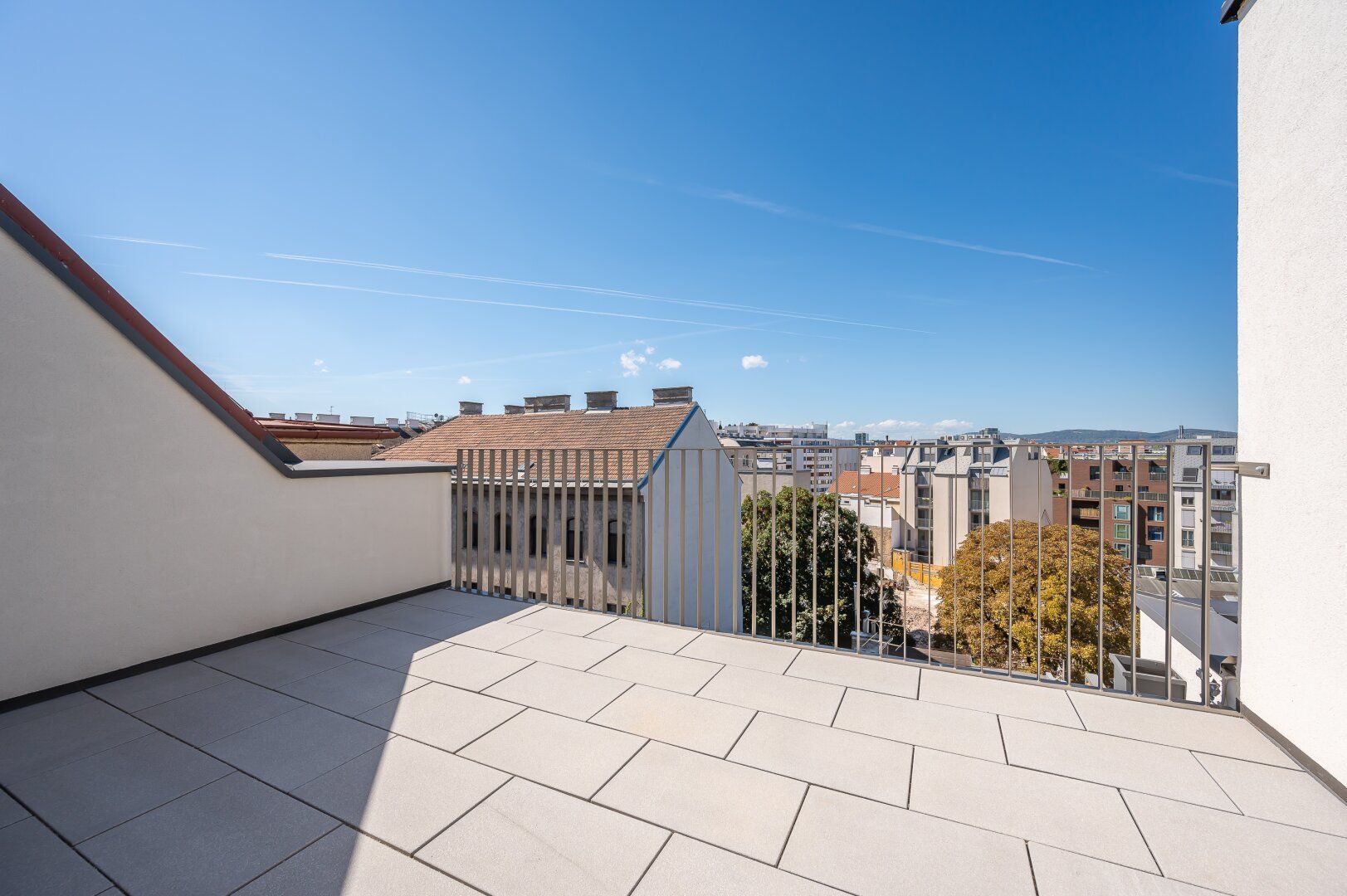 ASG IV-Qualitatives Wohnen in urbaner Lage: hochwertiger 2-Zimmer Dachgeschoss-ERSTBEZUG mit TERRASSE! Provisionsfrei!