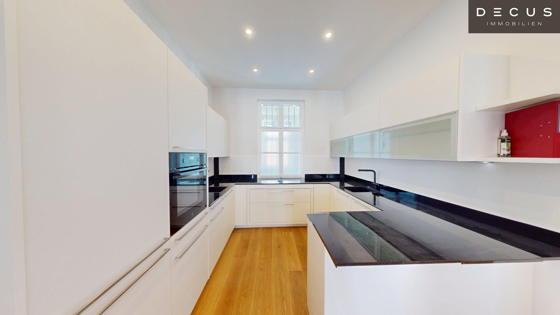 | NAHE TABORSTRASSE | 4,5 ZIMMER | AB SOFORT VERFÜGBAR | 4. LIFTSTOCK | LICHTDURCHFLUTET | NEUE EINBAUKÜCHE