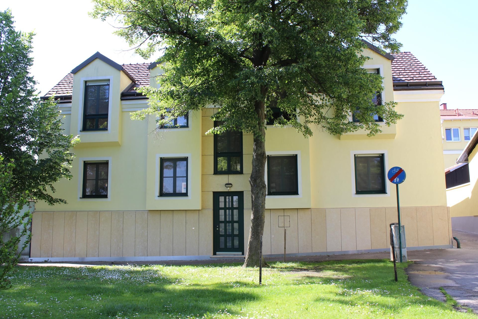 RARITÄT: PERFEKTES, MODERNES ARCHITEKTENHAUS AN DER DONAULÄNDE ALS REPRÄSENTATIVER WOHNSITZ AUF HÖCHSTEM NIVEAU MIT DONAUBLICK