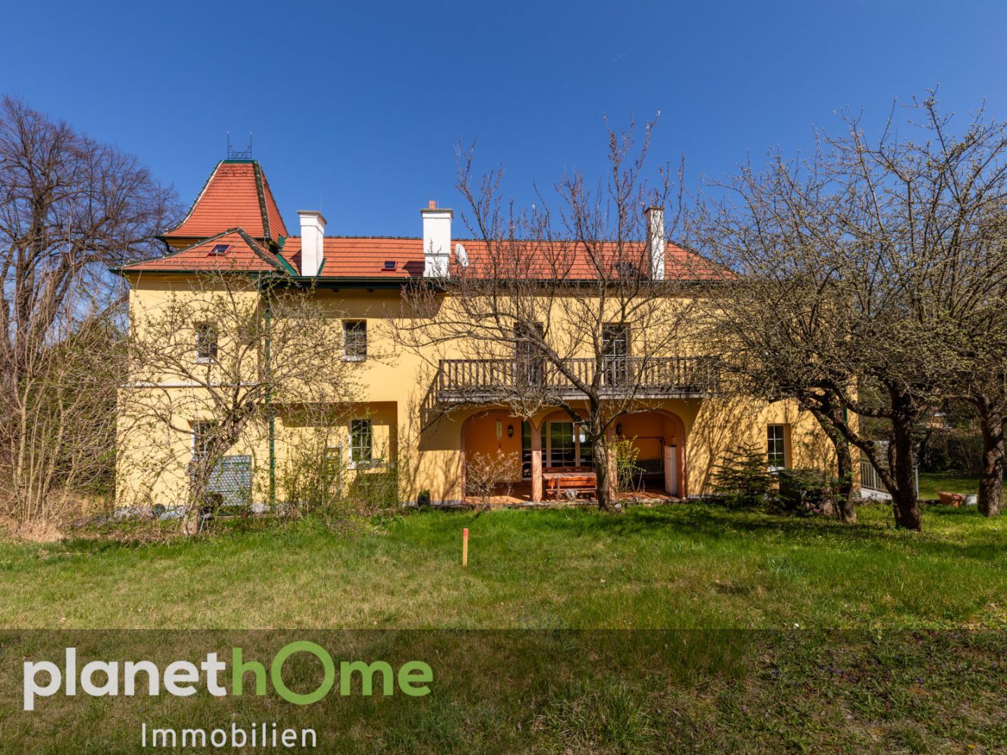 Top-sanierte Familienvilla mit historischem Touch und herrlichem Garten vor den Toren Badens