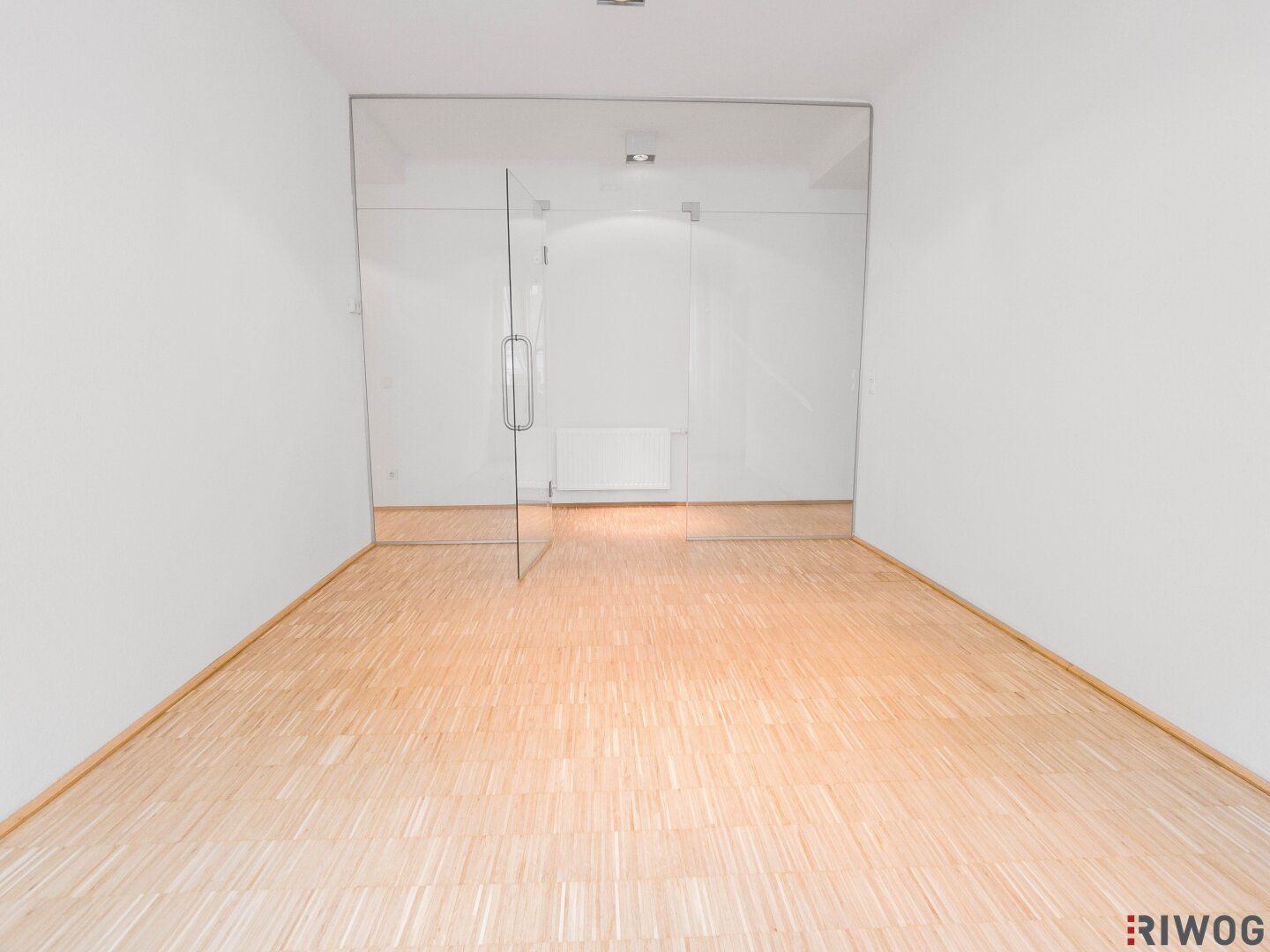 Topsaniertes, hofseitiges Büro mit 180m² & effizientem Grundriss beim Museumsquartier! Optionale Parkplätze vorhanden! - Mehr